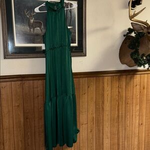 Elegant Green Sleeveless/muscle  Maxi Dress
She’s purrdy! 
bundle 2 save more!
🖤